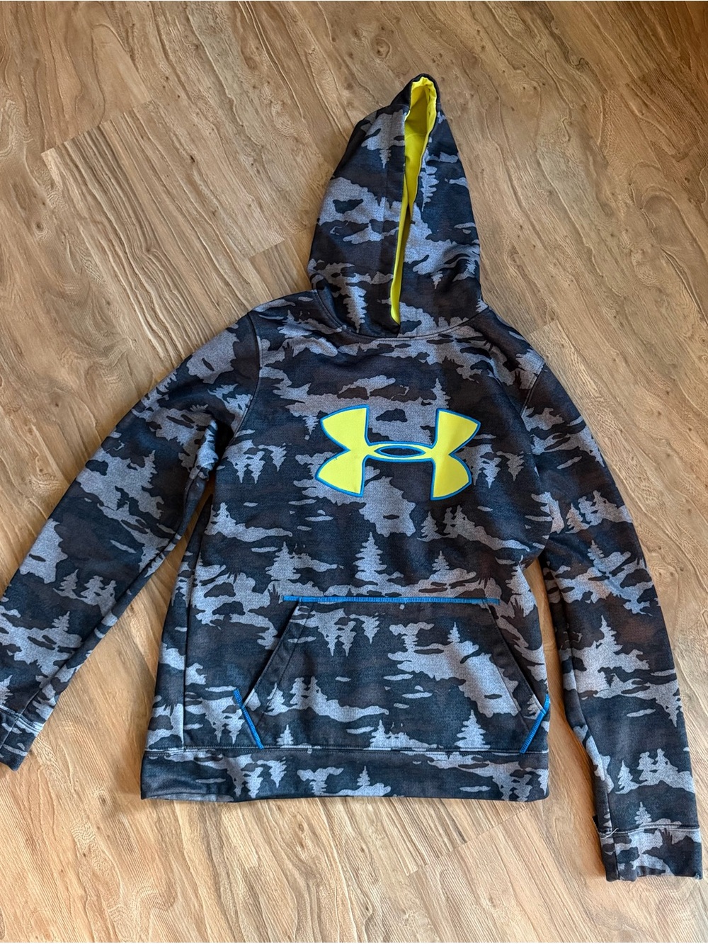 Under Armour Boys Camo Hoodie in Grey & Neon Yellow